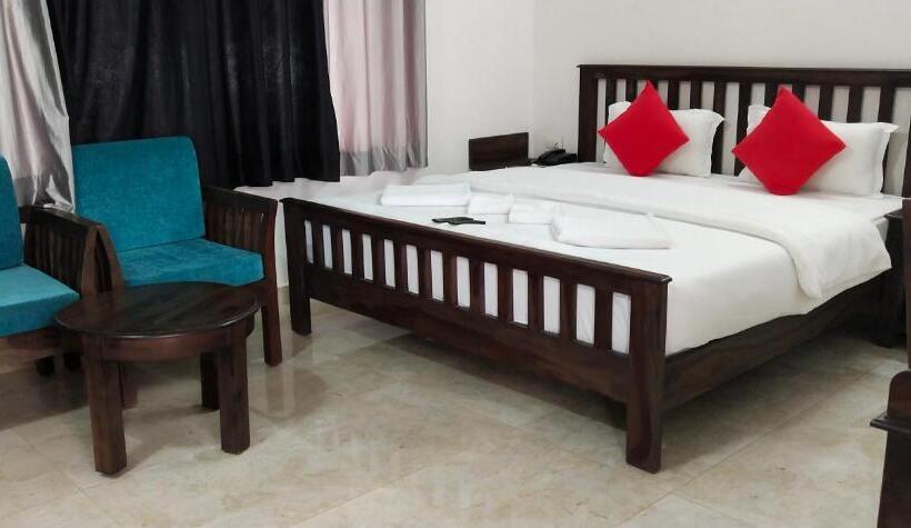 هتل Brahma Heritage Pool With Nature