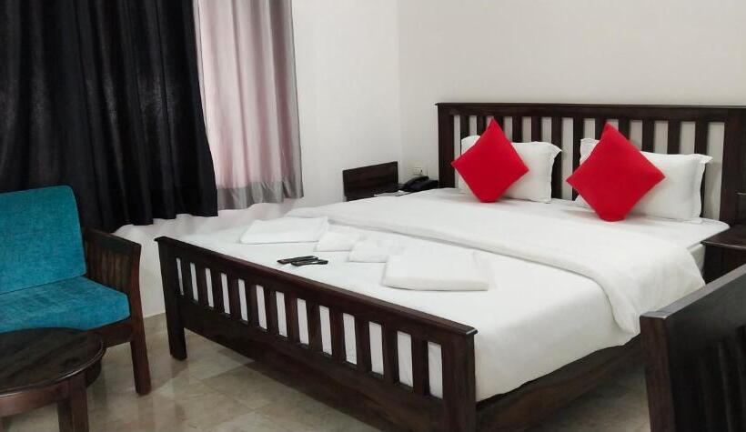 هتل Brahma Heritage Pool With Nature