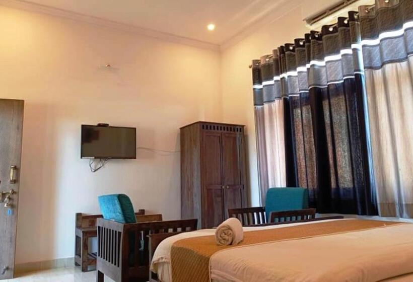 هتل Brahma Heritage Pool With Nature