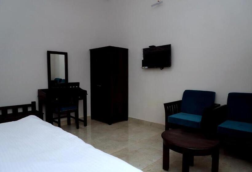 هتل Brahma Heritage Pool With Nature