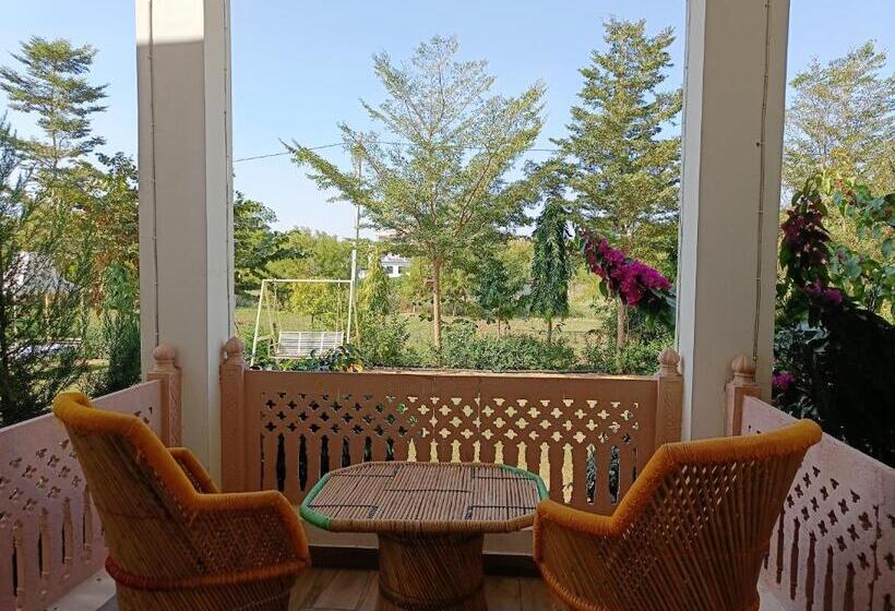 هتل Brahma Heritage Pool With Nature