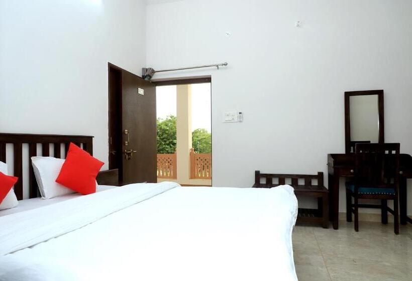 هتل Brahma Heritage Pool With Nature