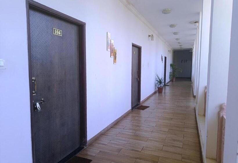 هتل Brahma Heritage Pool With Nature