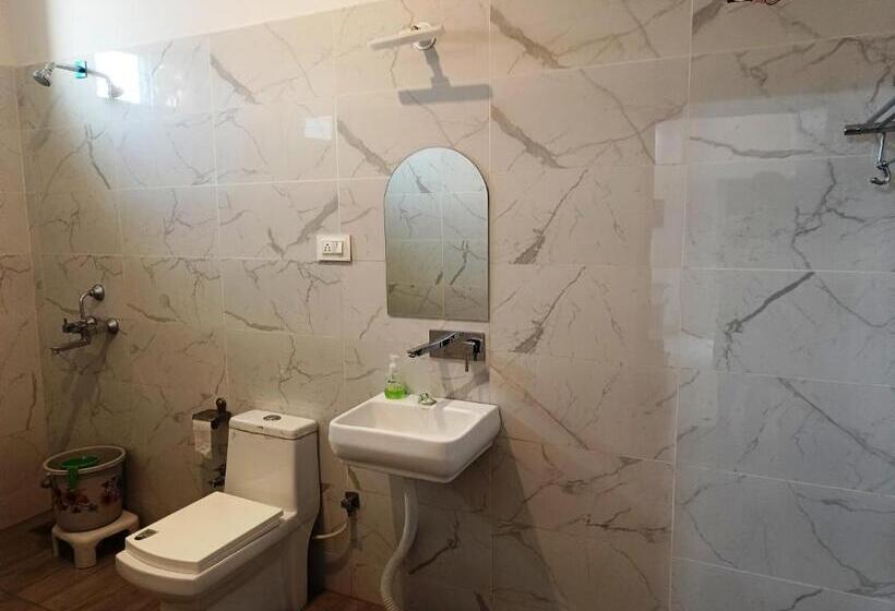 هتل Brahma Heritage Pool With Nature