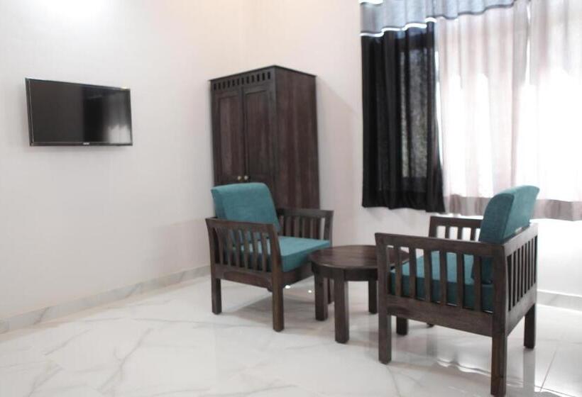 هتل Brahma Heritage Pool With Nature