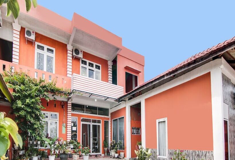 בית מלון כפרי Oyo 92055 Nirvana Homestay Syariah