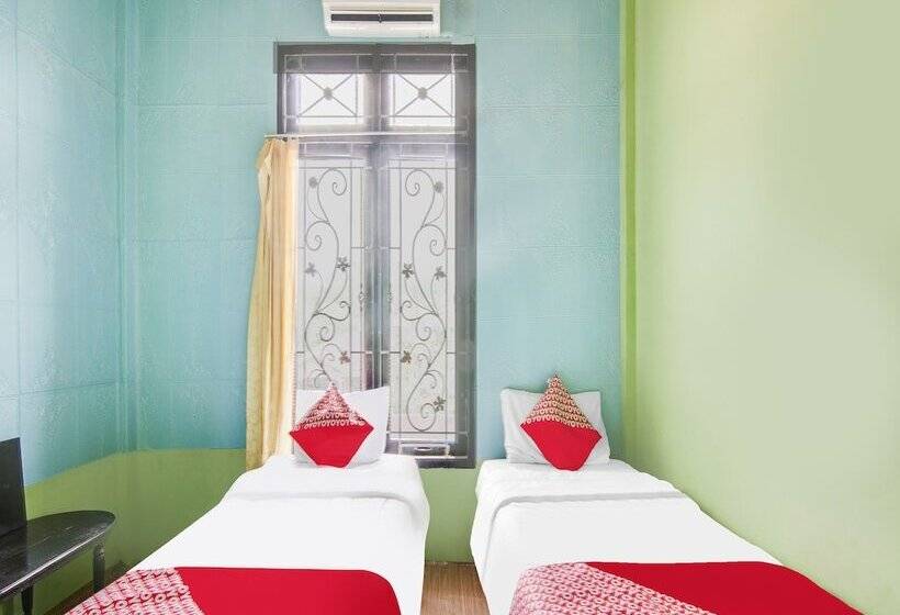 בית מלון כפרי Oyo 92055 Nirvana Homestay Syariah