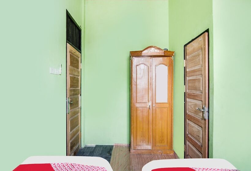 בית מלון כפרי Oyo 92055 Nirvana Homestay Syariah