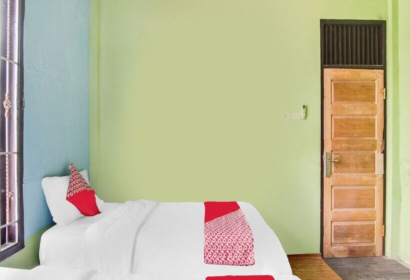 בית מלון כפרי Oyo 92055 Nirvana Homestay Syariah