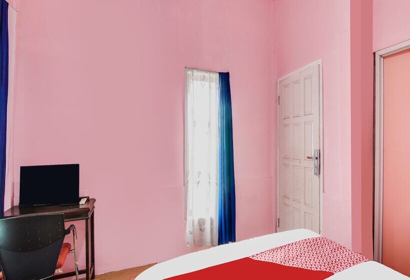 בית מלון כפרי Oyo 92055 Nirvana Homestay Syariah