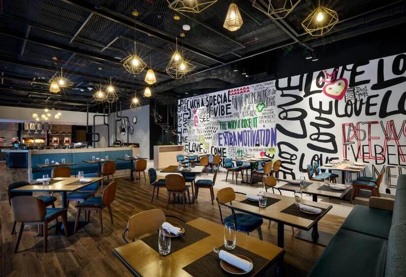 هتل Aloft Dubai Airport