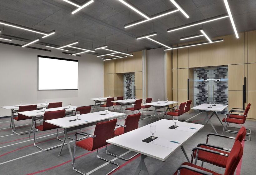 هتل Aloft Dubai Airport