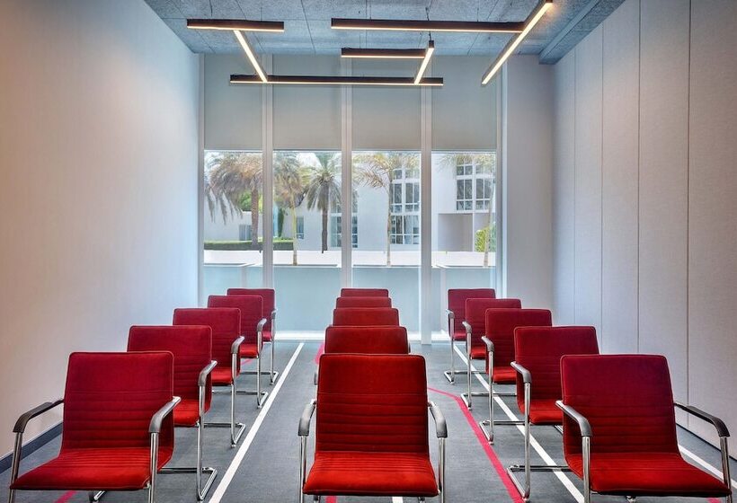 هتل Aloft Dubai Airport