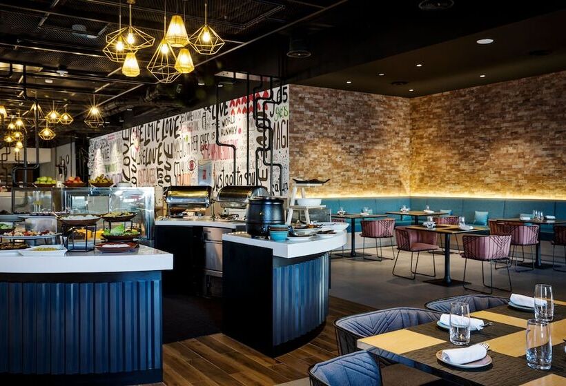 هتل Aloft Dubai Airport