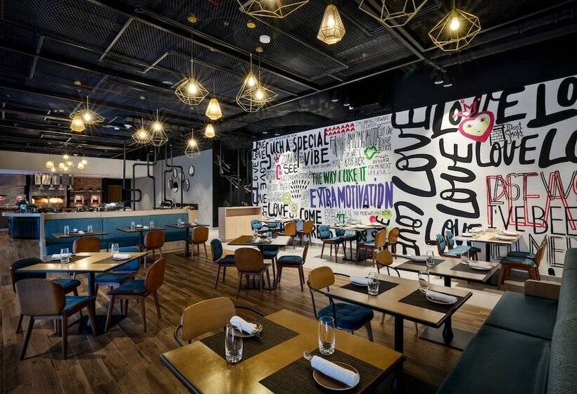 هتل Aloft Dubai Airport