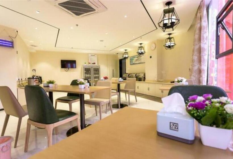 酒店 City Comfort Inn Xinfeng High Speed Railway West Station Yingbin Avenue