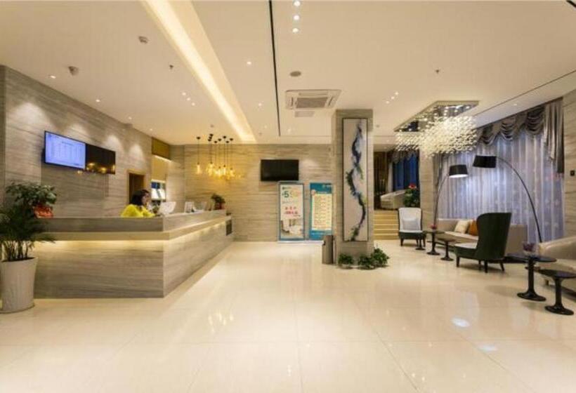 酒店 City Comfort Inn Xinfeng High Speed Railway West Station Yingbin Avenue