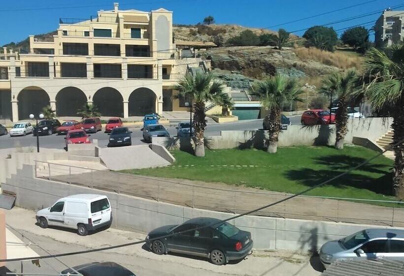 Отель Fotula Studios