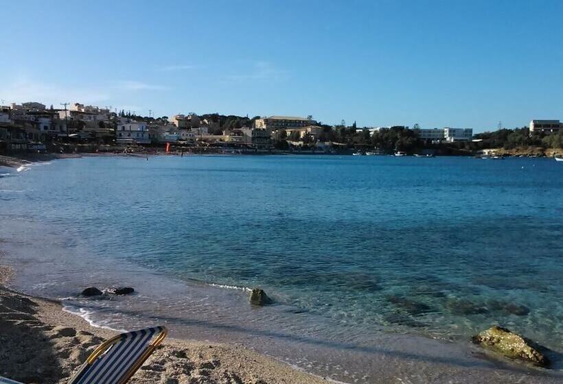 Отель Fotula Studios