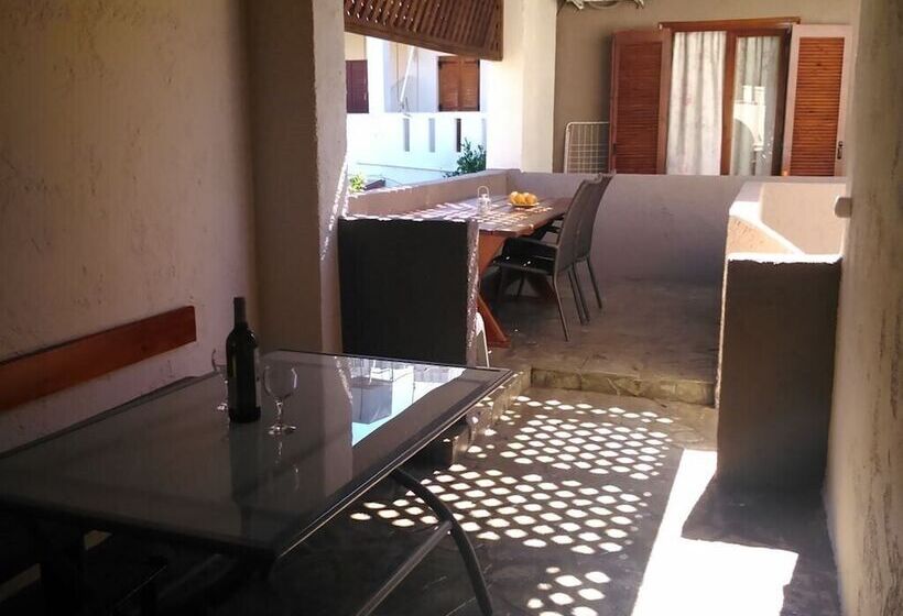 Отель Fotula Studios