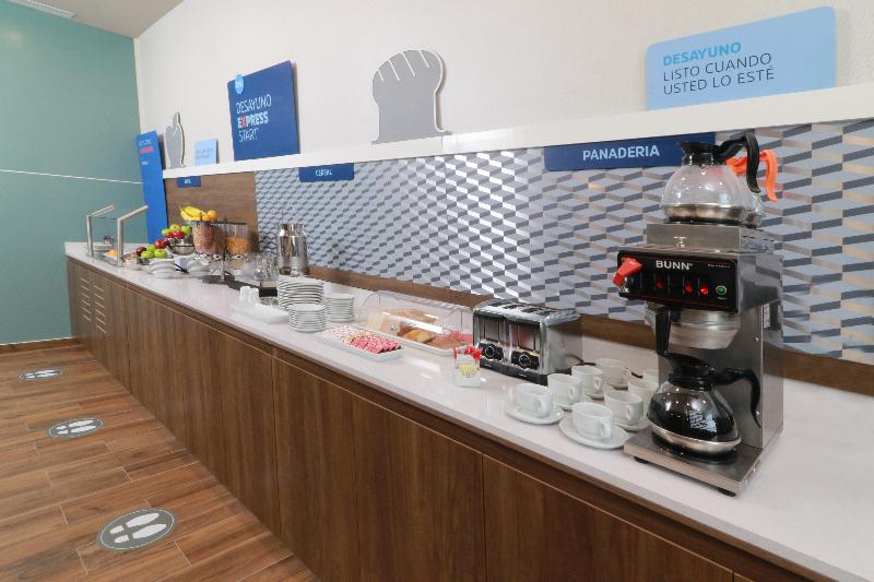 ホテル Holiday Inn Express Monterrey Fundidora, An Ihg