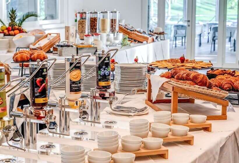 בית מלון כפרי Cala Sinzias Resort