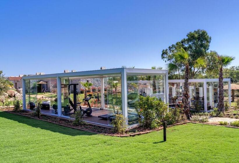 בית מלון כפרי Cala Sinzias Resort