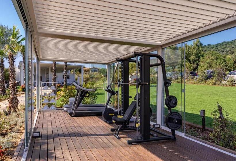 בית מלון כפרי Cala Sinzias Resort