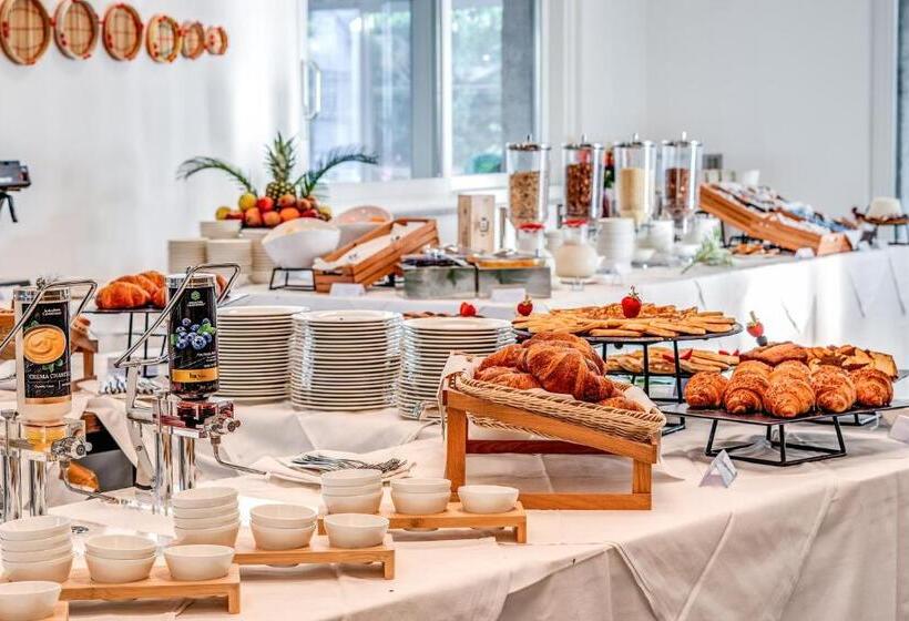 בית מלון כפרי Cala Sinzias Resort