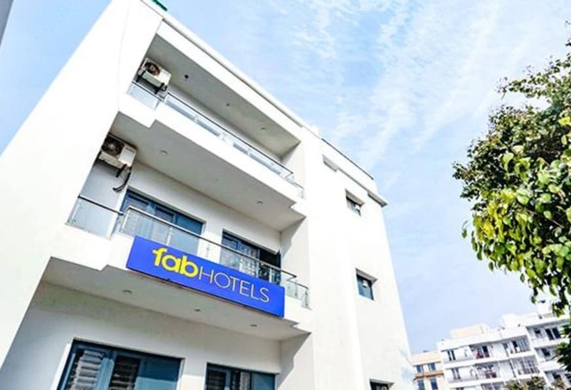 בית מלון כפרי Fab Golf Luxury