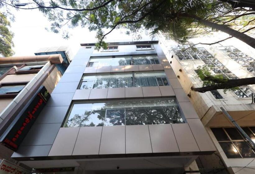 酒店 Royal N Deluxe