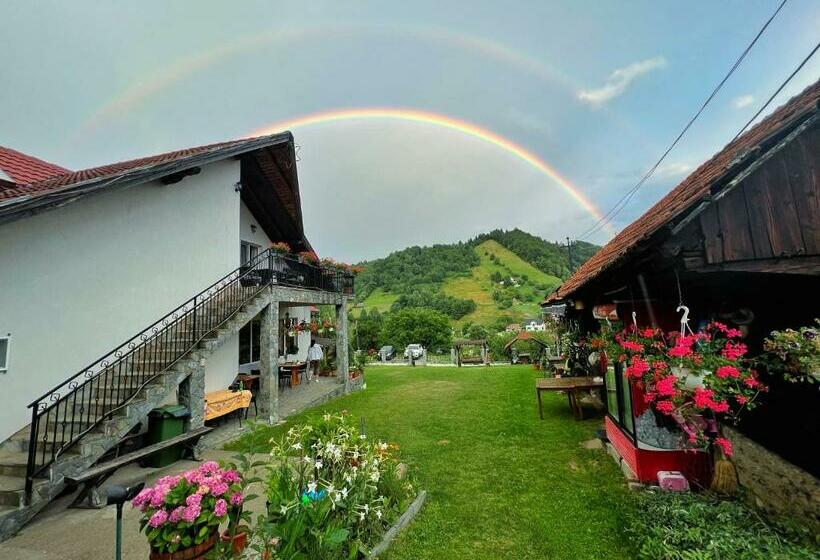 Pensiunea Acasa La Moieciu