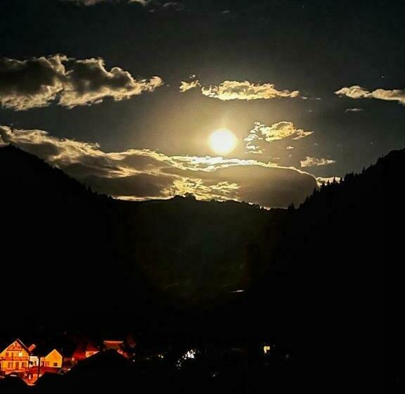 Pensiunea Acasa La Moieciu