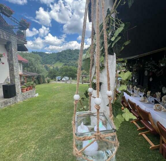 Pensiunea Acasa La Moieciu