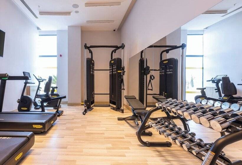 בית מלון כפרי Hilton Garden Inn Samarkand Afrosiyob