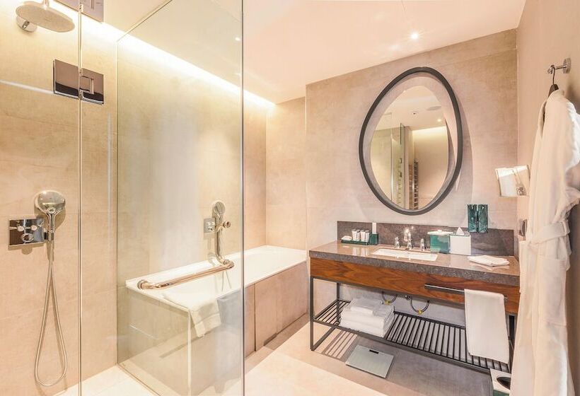 בית מלון כפרי Hilton Garden Inn Samarkand Afrosiyob