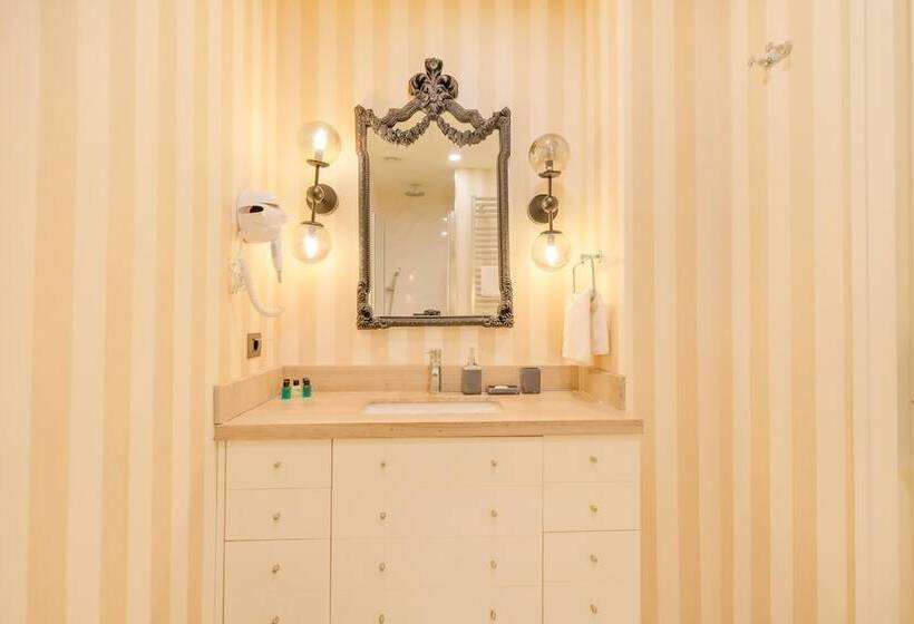 ホテル Avangart Residence By Newinn