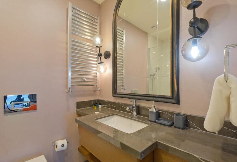 ホテル Avangart Residence By Newinn