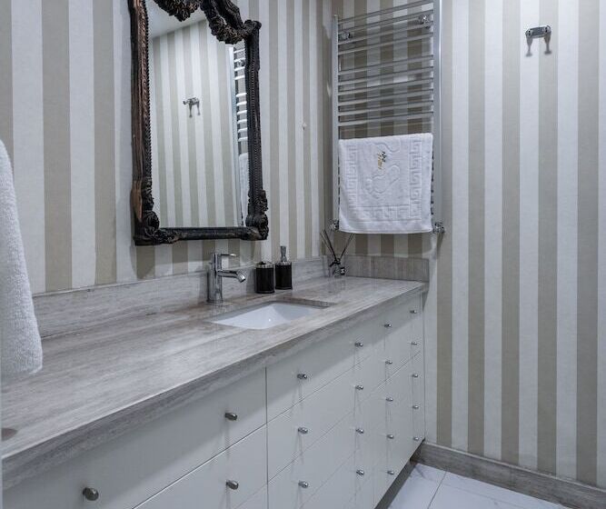 ホテル Avangart Residence By Newinn