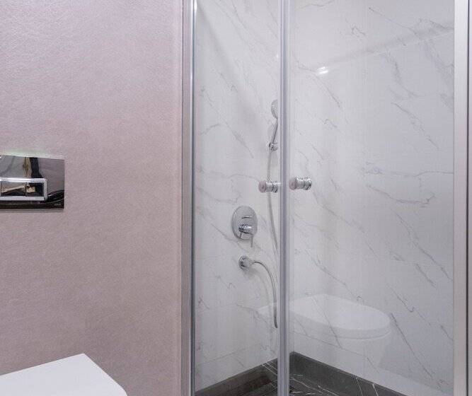 ホテル Avangart Residence By Newinn