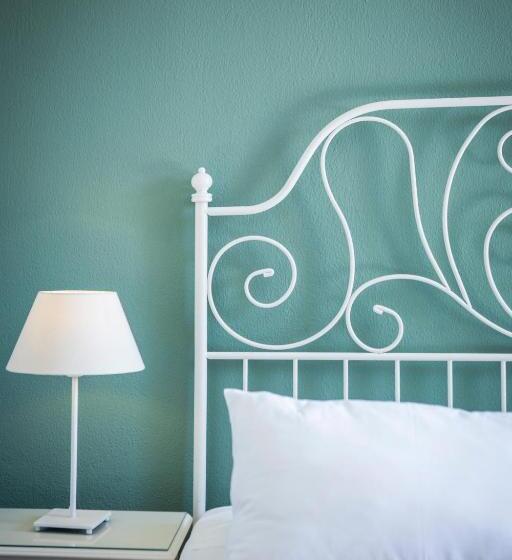 Отель Dendrolivano