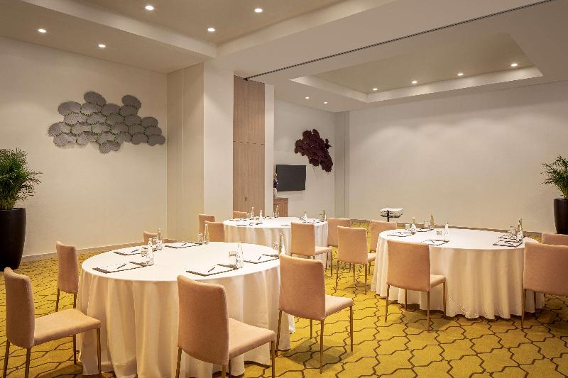 호텔 Doubletree By Hilton Fujairah City