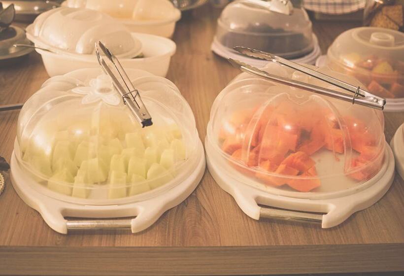 Отель Imperial Palace