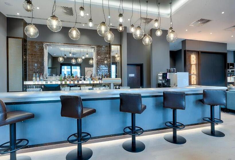 酒店 Premier Inn Regensburg City Centre