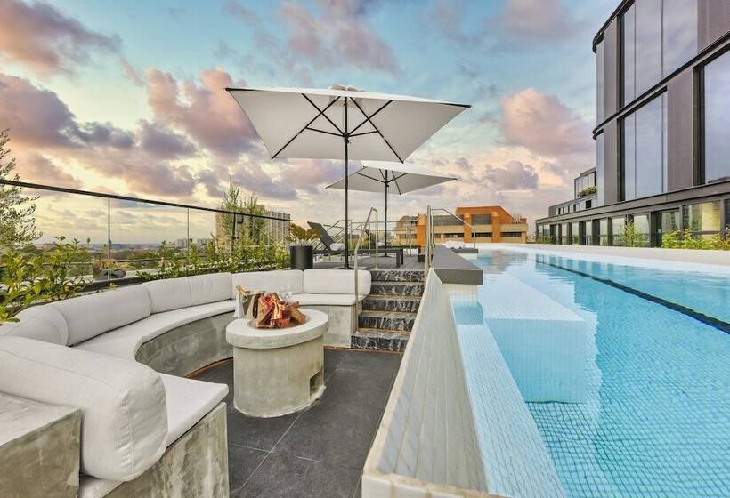 هتل Veriu Collingwood