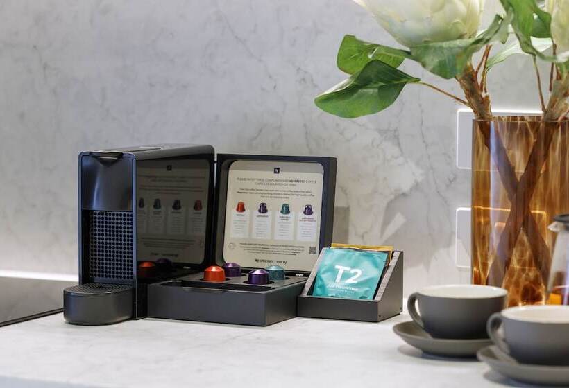 هتل Veriu Collingwood