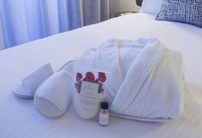 هتل Veriu Collingwood