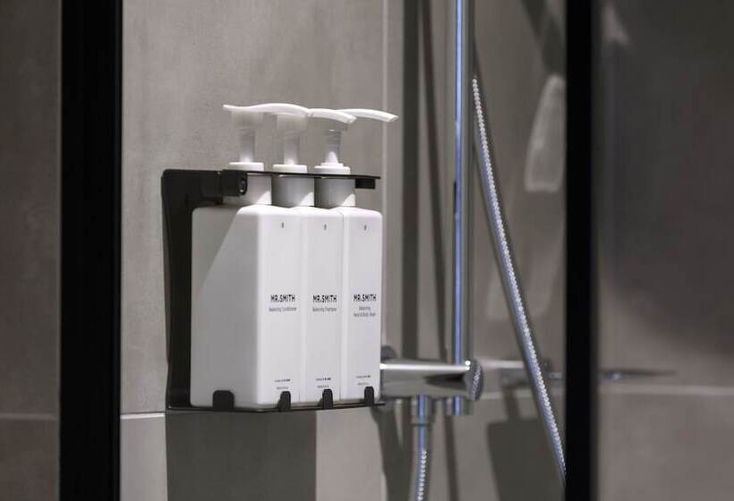 هتل Veriu Collingwood