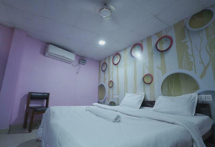 酒店 N C Continental By Wb Inn