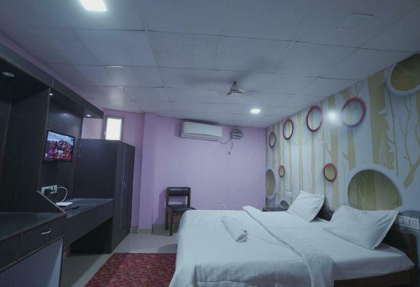 酒店 N C Continental By Wb Inn